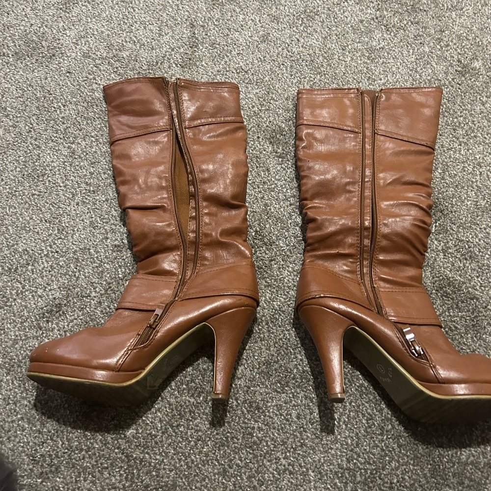 Women’s high heel boots with buckle. Caramel/tan color. Pretty comfortable. - Picture 5 of 5